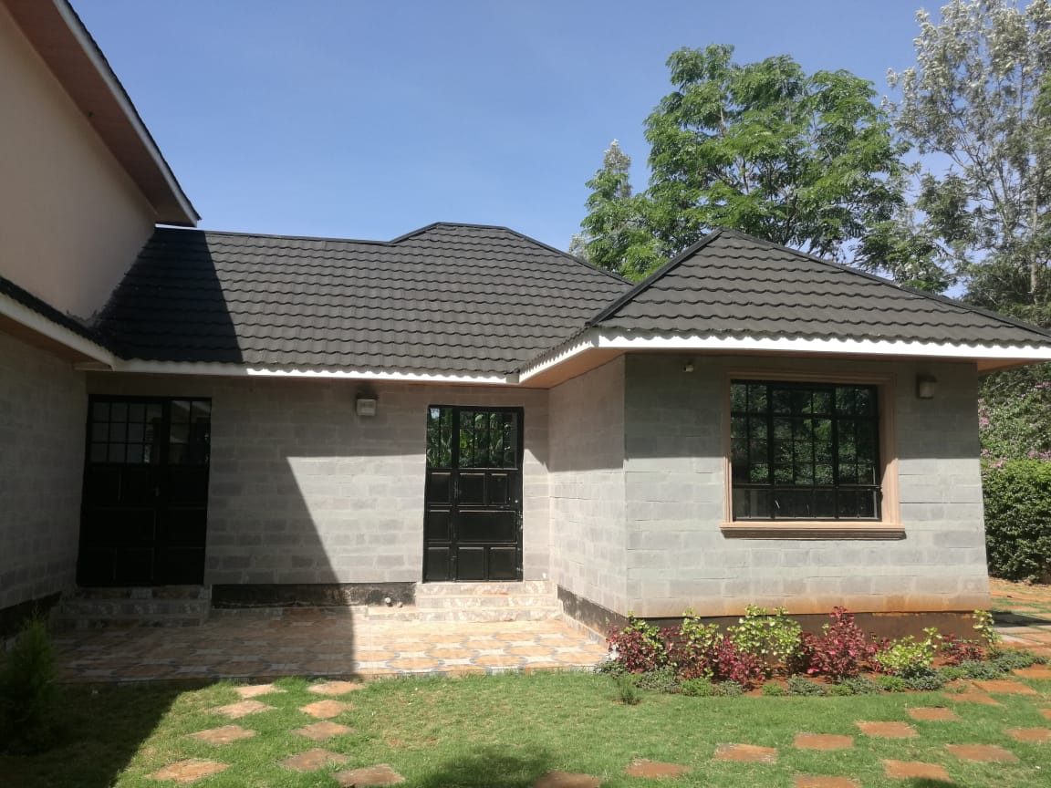 Residential home built with C-MAX EPS panels