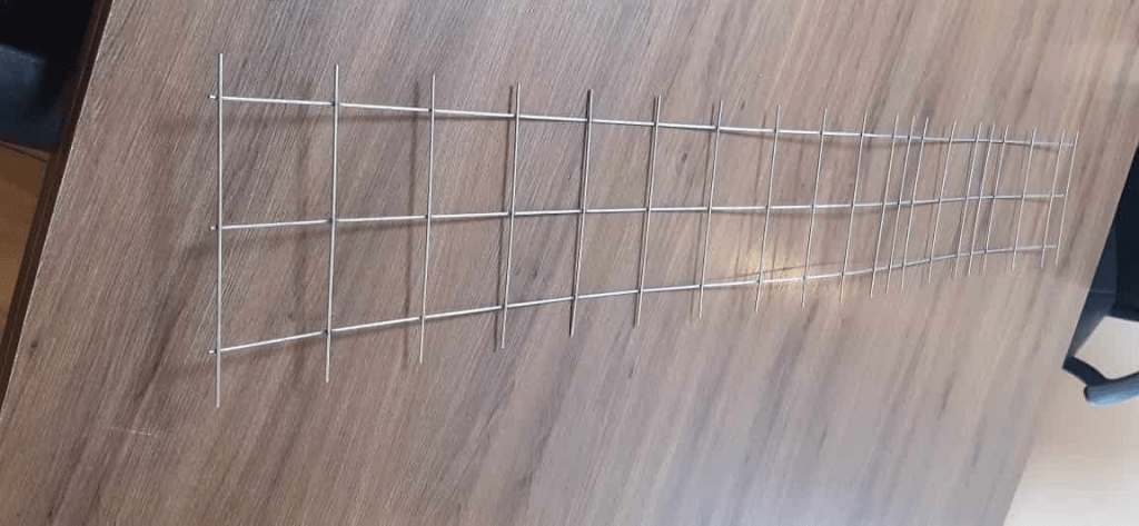 Flat mesh